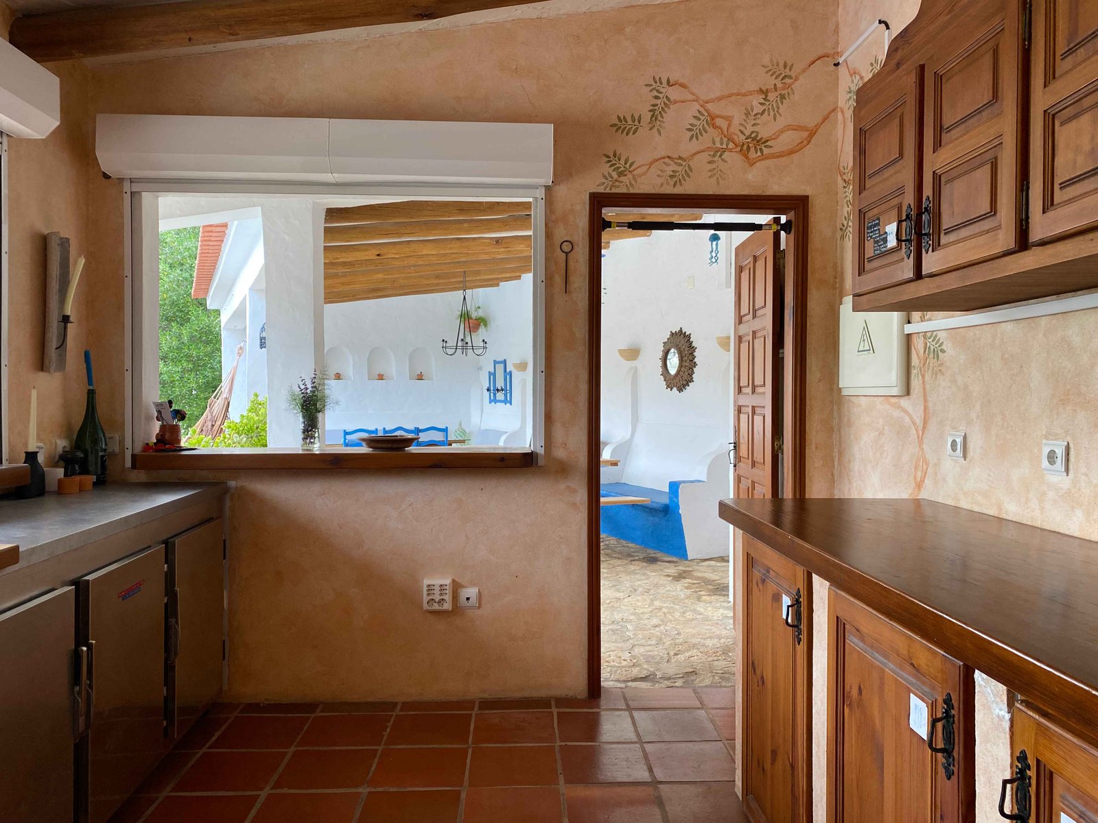 Communal Kitchen 8